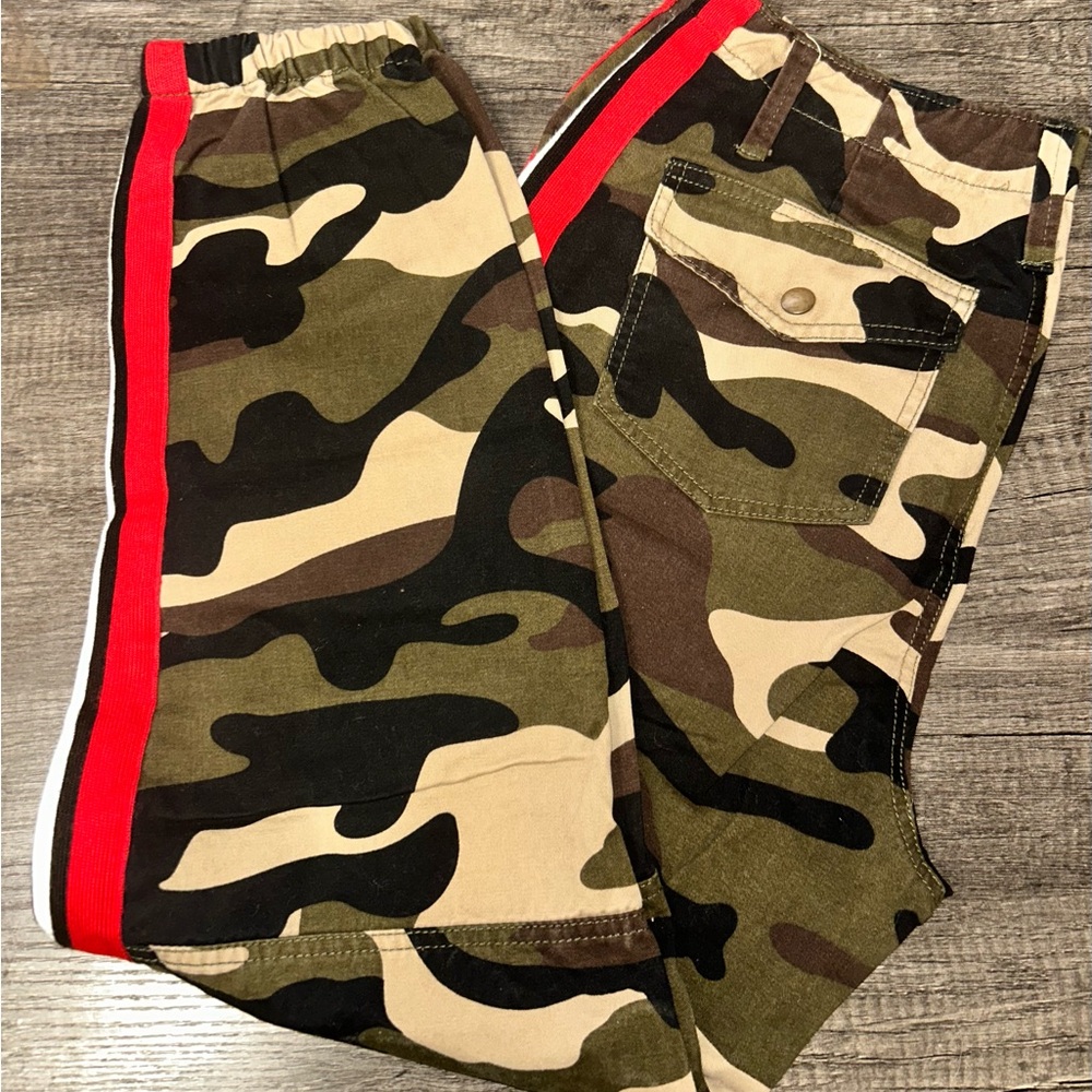 Sans Souci Camo Cargo Pants With Red Strips Size M